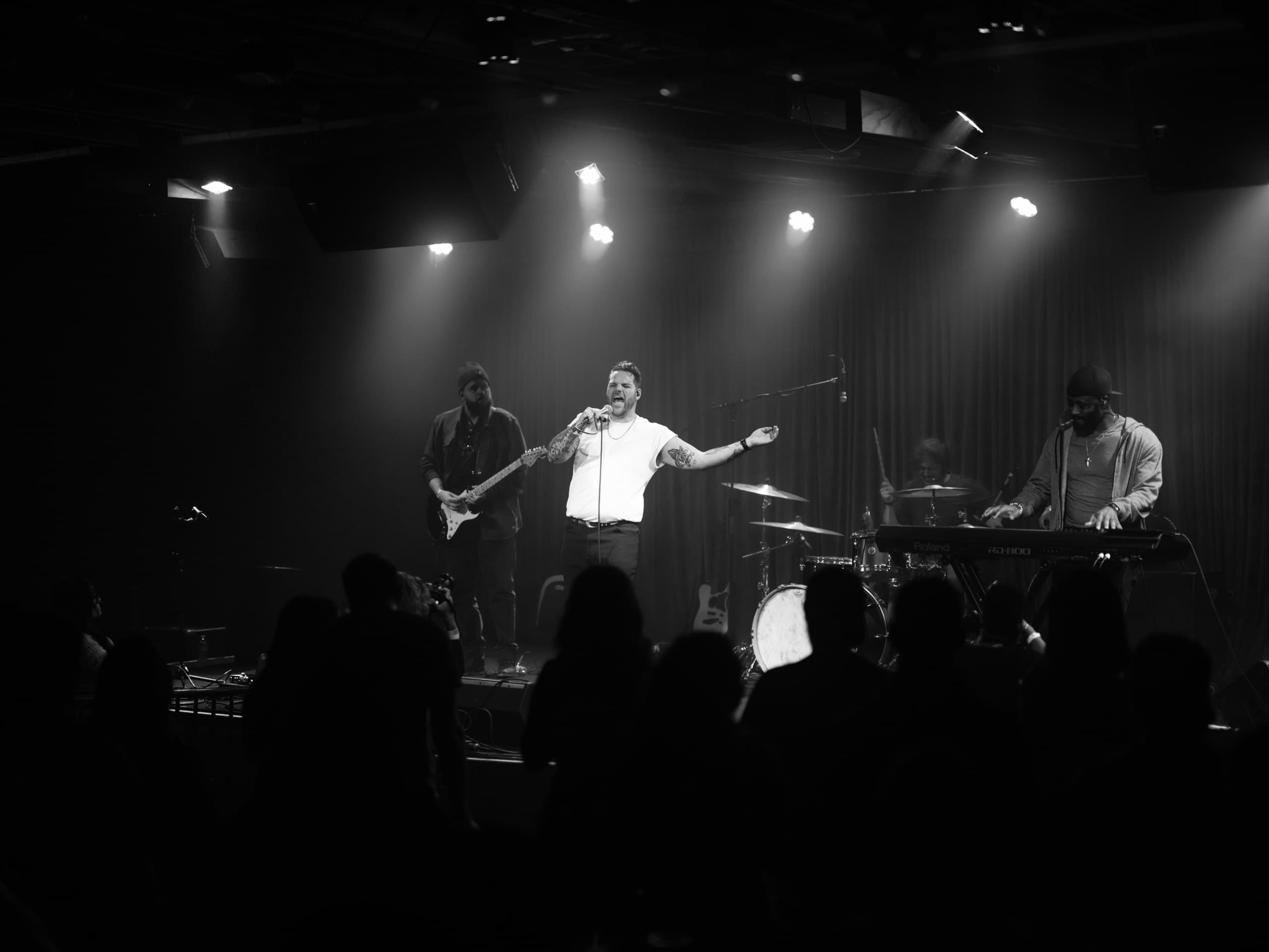 Taylor Anderson and his full band performing live